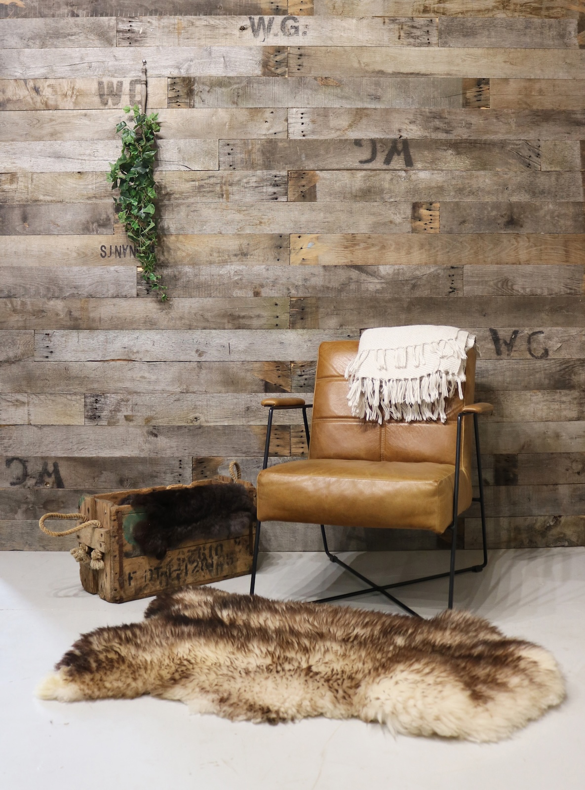 Holzpaneele aus recyceltem Holz mit authentischer Patina