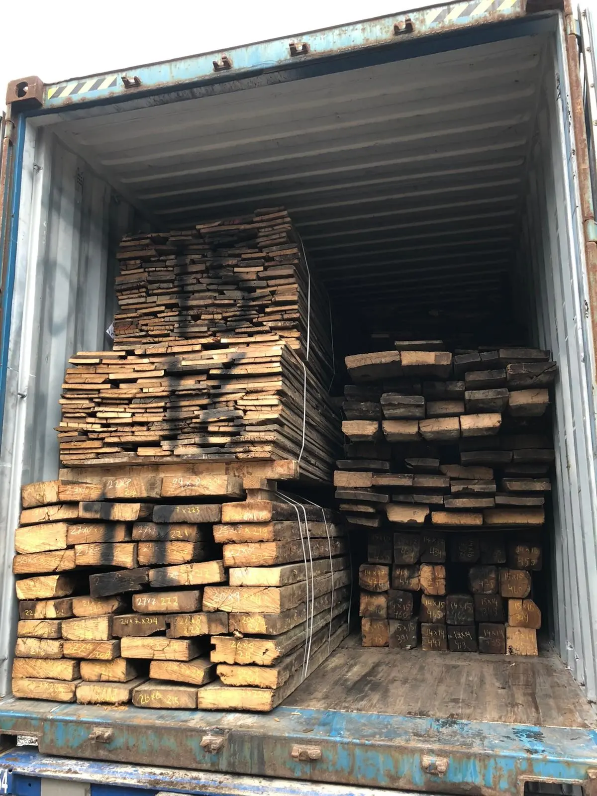 wiederverwendetes Holz für nachhaltige Bauprojekte