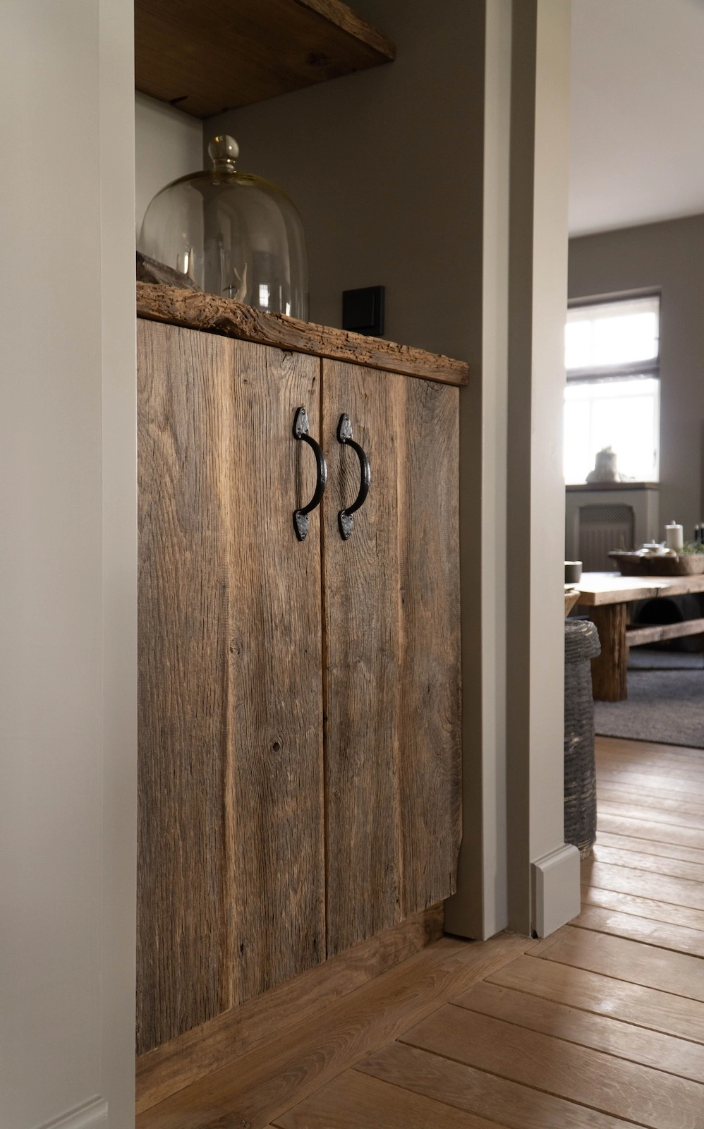 Altholz Paneele aus recyceltem Eichenholz mit natürlicher Patina