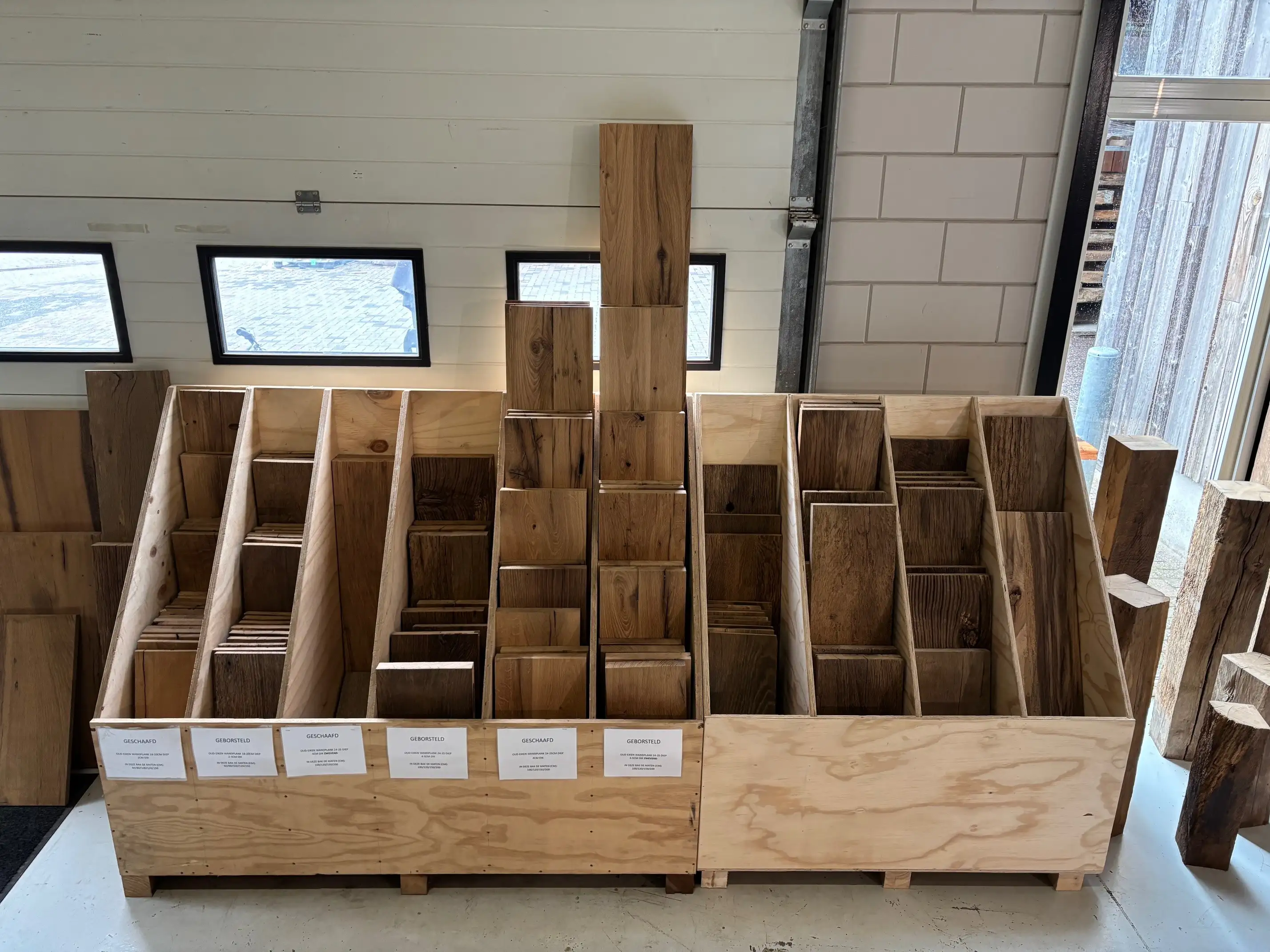 Altholz Regalbrett aus massivem Holz mit natürlicher Optik