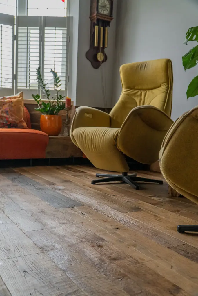 Alter Holzboden mit natürlicher Maserung