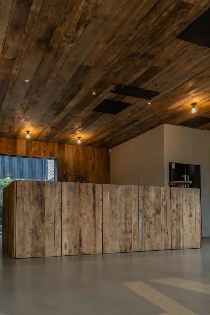 Altholz Decke mit natürlicher Maserung