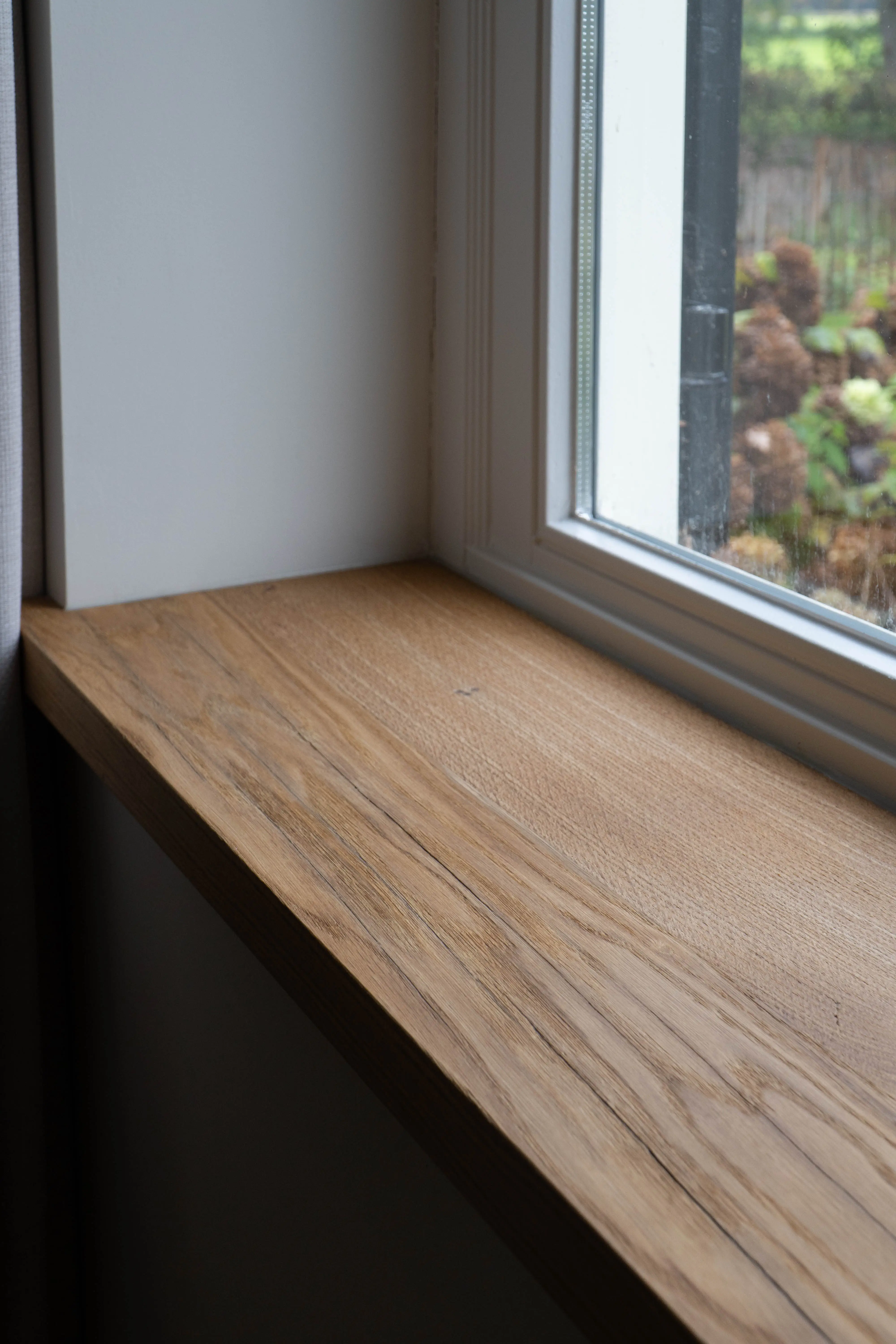 Eiche Holzfensterbank mit markanter Maserung
