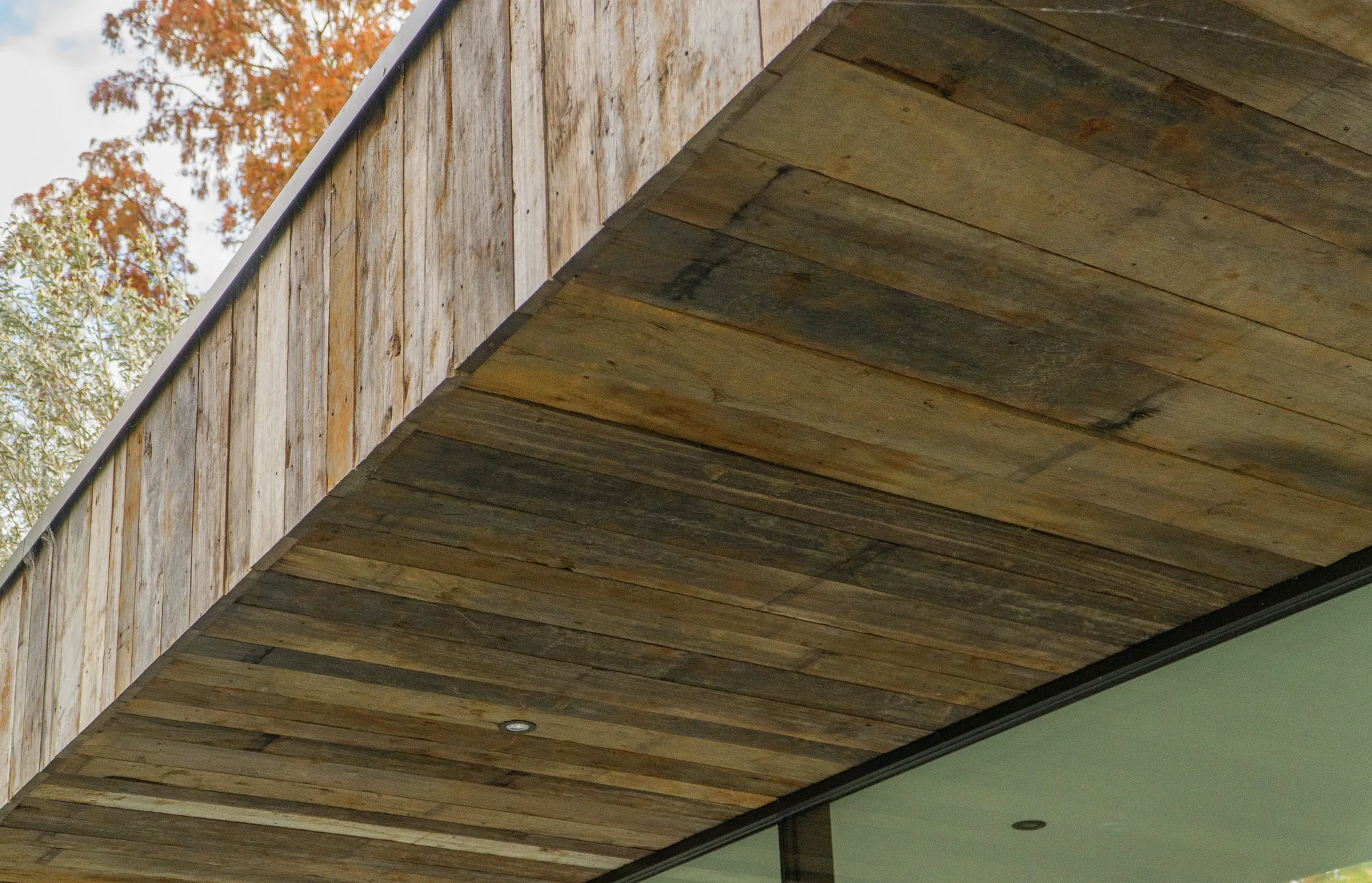 Altholz Fassade mit natürlicher Patina